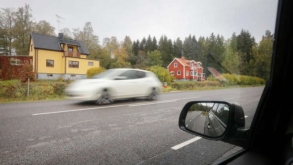"Vägen har en bristfällig trafiksäkerhetsstandard och vissa bärighetsbrister", så beskriver Trafikverket väg 53 Eskilstunas södra infart.