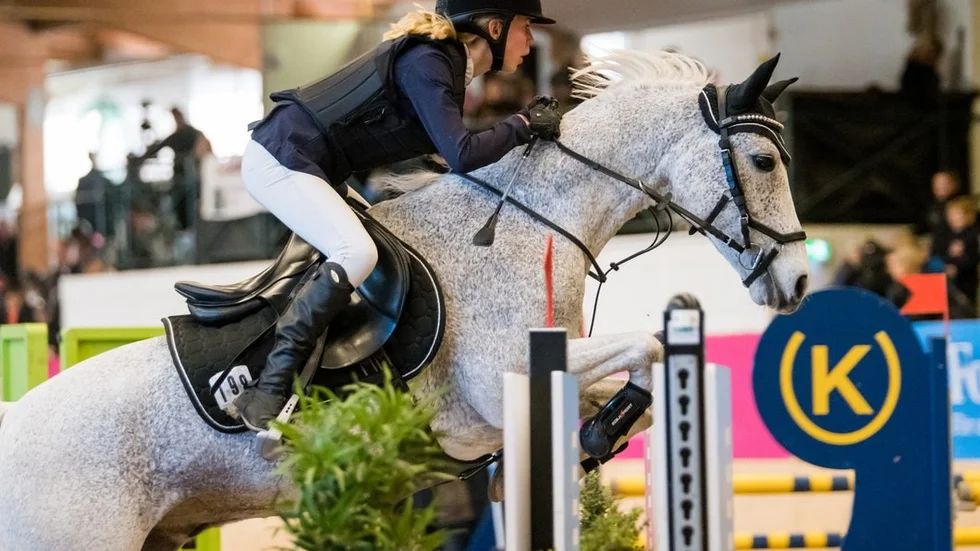 Ella Littorin och C-ponnyn Pigalle hoppade högt i helgen.Foto: Ida Lindemann