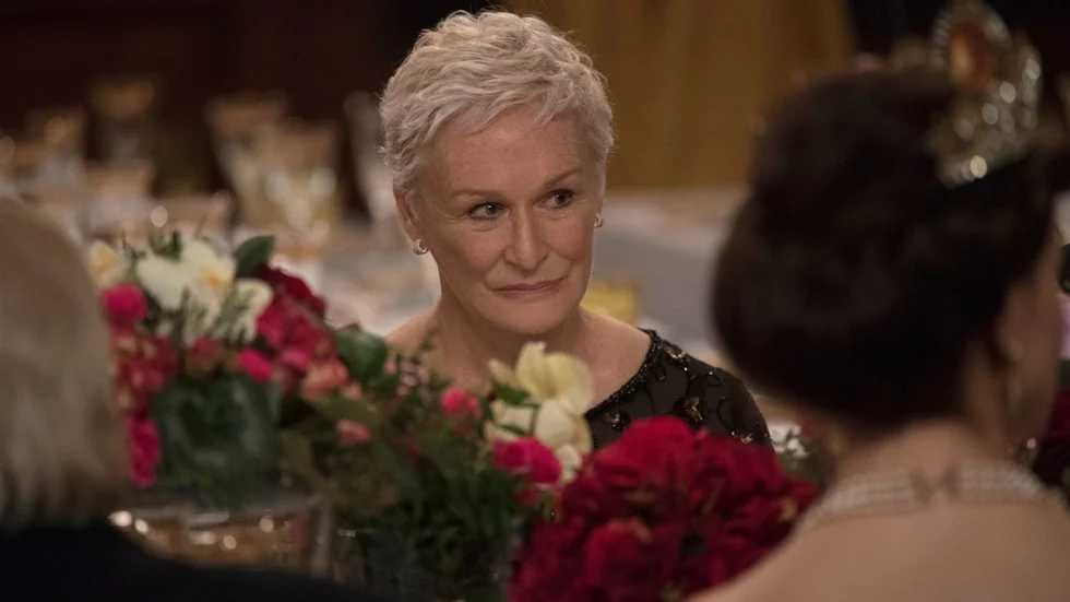 Glenn Close går på Nobelfesten i dramat ”The wife”, om en kvinna som levt sitt liv i skuggan av en självupptagen kulturman. Men under veckan i Stockholm bubblar hemligheter upp till ytan.