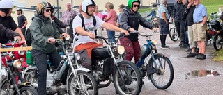 Årets upplaga av Tjällmo mopedrally: "Det var kul när vi var 15 år och det är lika kul nu"