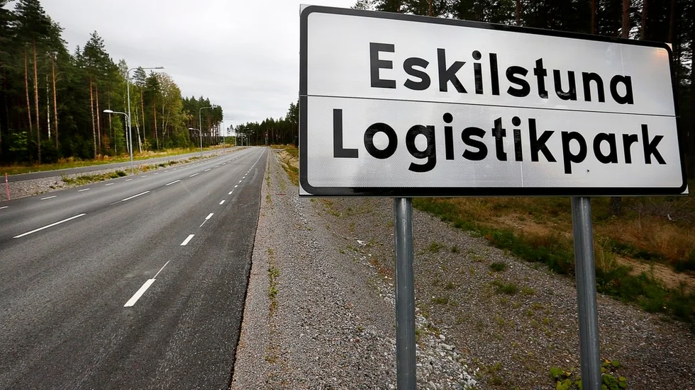 Eskilstuna kommun har köpt ytterligare mark vid logistikparken. Det handlar om tre fastigheter på totalt 28 hektar och affären är värd 15 miljoner kronor.