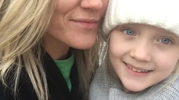 Emmelie Andersson och 7-åriga dottern Nikki Karlsson skulle åka med tåget för att se på Marcus och Martinus.