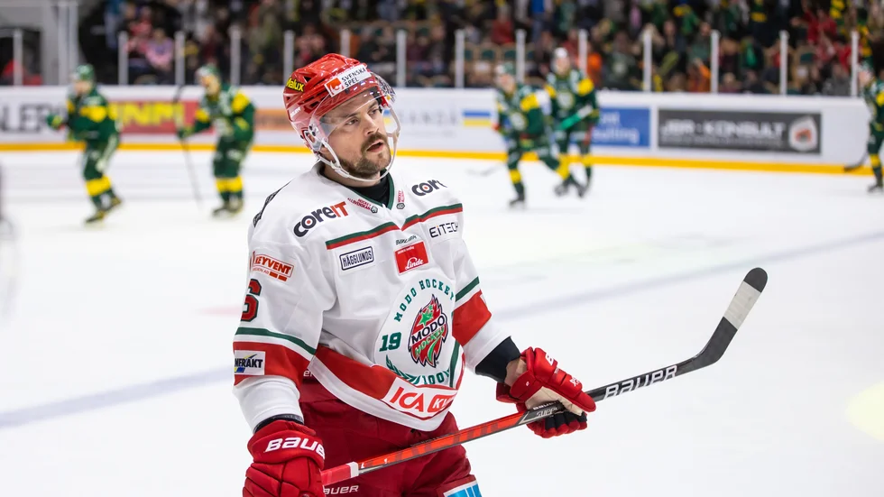 Jesper Dahlroth finns tillgänglig för spel i VIK från och med nästa vecka.