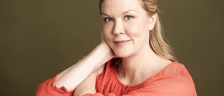 Glädjen över nya gardiner grumlas av dominant make • Är allt en dröm i Johanna Holmströms noveller?