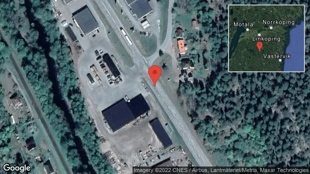 Fallna träd skapar problem i trafiken