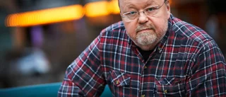 Folkkär artist till Västervik – med gitarr och fiol