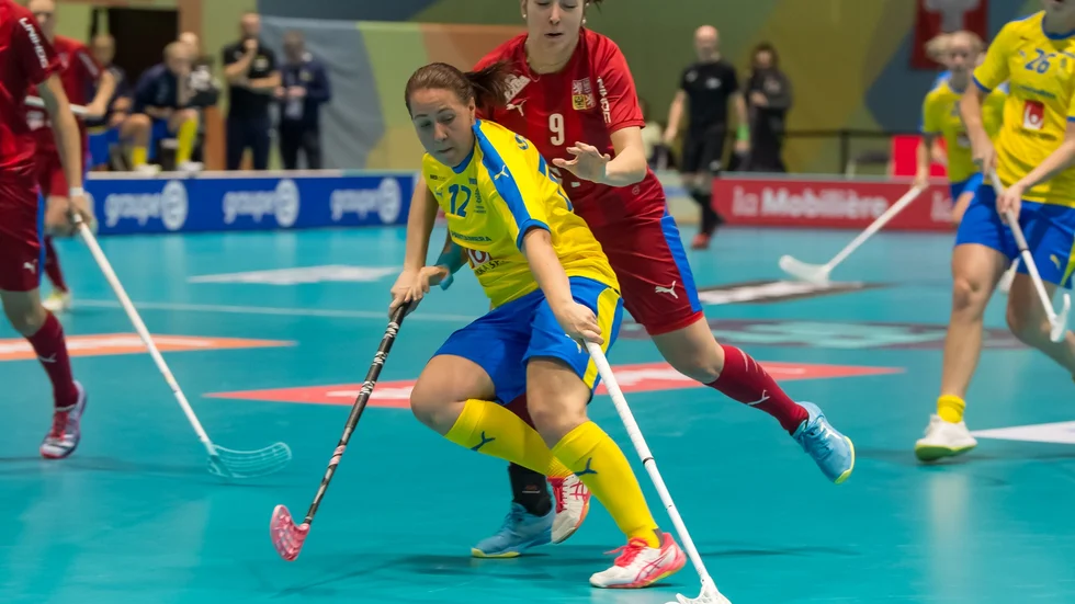 Den tjeckiska landslagsbacken Nela Jiráková (nummer 9 i rött) presenterades under onsdagen av Endre. 