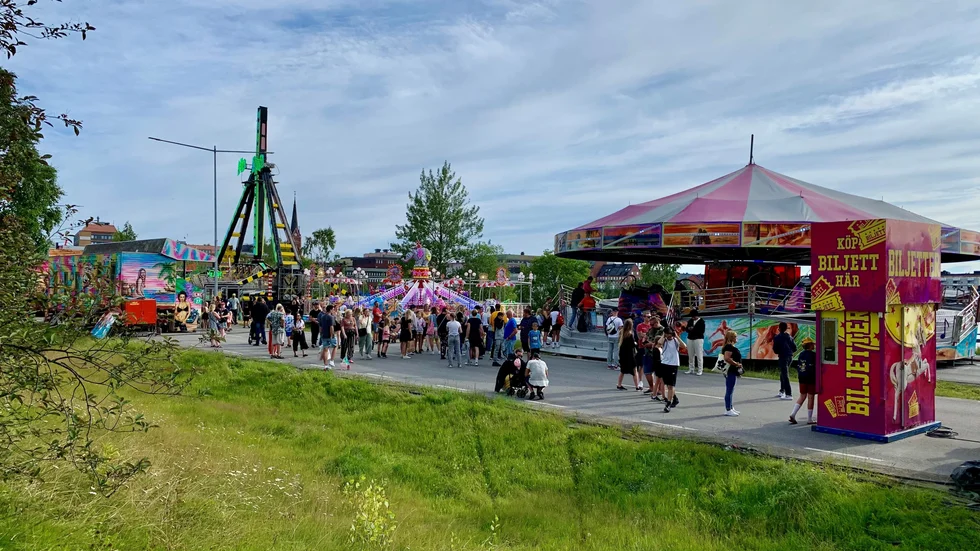 Under onsdagen startade tivolit upp i Norra hamn i Luleå. En liten försmak på helgens kommande festligheter. 