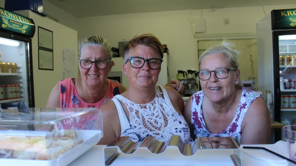 Ylva Sandin, Lotta Lindhe och Sanne Swahn höll ställningarna i serveringen.