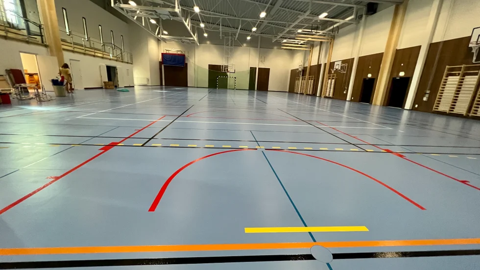 Det finns ett stort behov av en ny idrottshall i Visby. (Hallen på bilden har inget med texten att göra.)