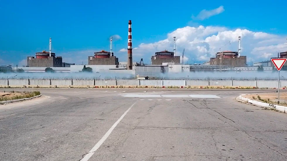 En pressbild från ryska försvarsdepartementet som visar kärnkraftverket Zaporizjzja. Arkivbild