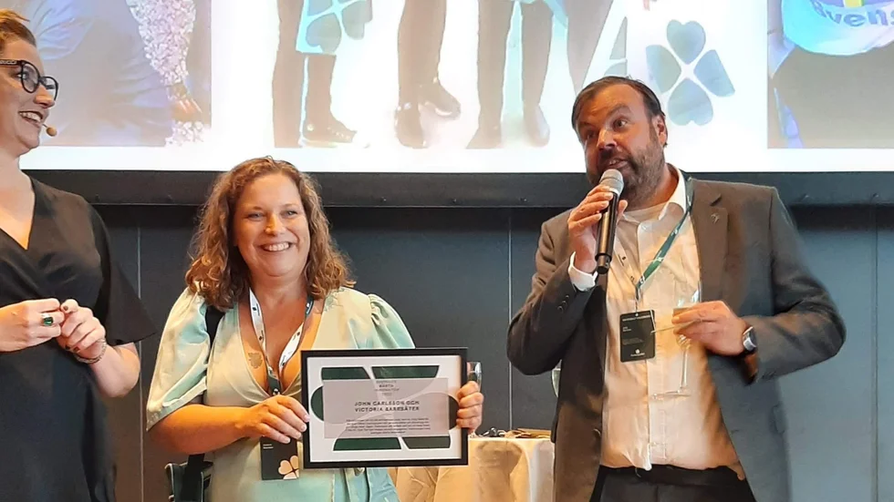 Victoria Barrsäter, riksdagskandidat från Katrineholm, och John Carlsson, regionskandidat från Trosa, har besökt Sörmlands mikrobryggerier och Summer Pride i Eskilstuna med Klöverbussen. 