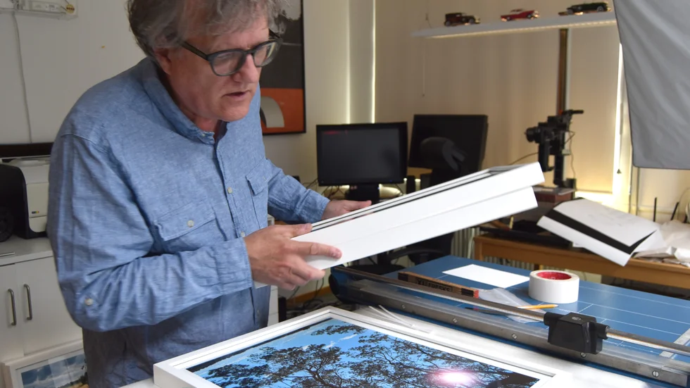 För sjunde året i rad har fotografer från hela landet sökt till Arbetets museums Dokfotosalong. Skelleftefotografen Krister Hägglunds bilder blev utvalda att delta.