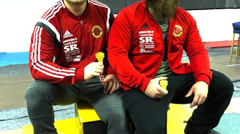 Joakim Wång och Jimmy Werner tog SM-guld i bänkpress i Skellefteå under SM-veckan. Bild: Privat