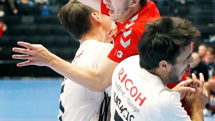 Marcus Ekman klev fram och gjorde två viktiga mål på slutet som gjorde att Guif kunde hålla undan mot AIK.