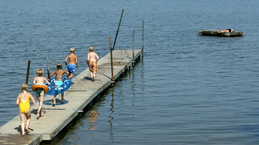 Så sent som 2006 fanns en flotte vid Hullabadet.