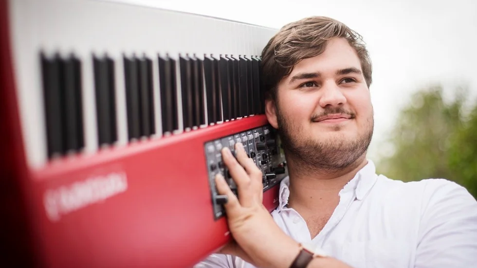 "Jag har alltid älskat musik. Jag fastnade för piano för att det är så brett, det är ett storslaget instrument", säger Marko Sevon, som är en av årets tre Gunnar Sellbergsstipendiater.