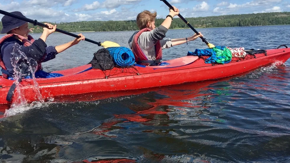 Kanothajk är en av aktiviteterna som anordnas i sommar. Ungdomarna behöver i princip enbart ta med sig egna kläder samt sovsäck.