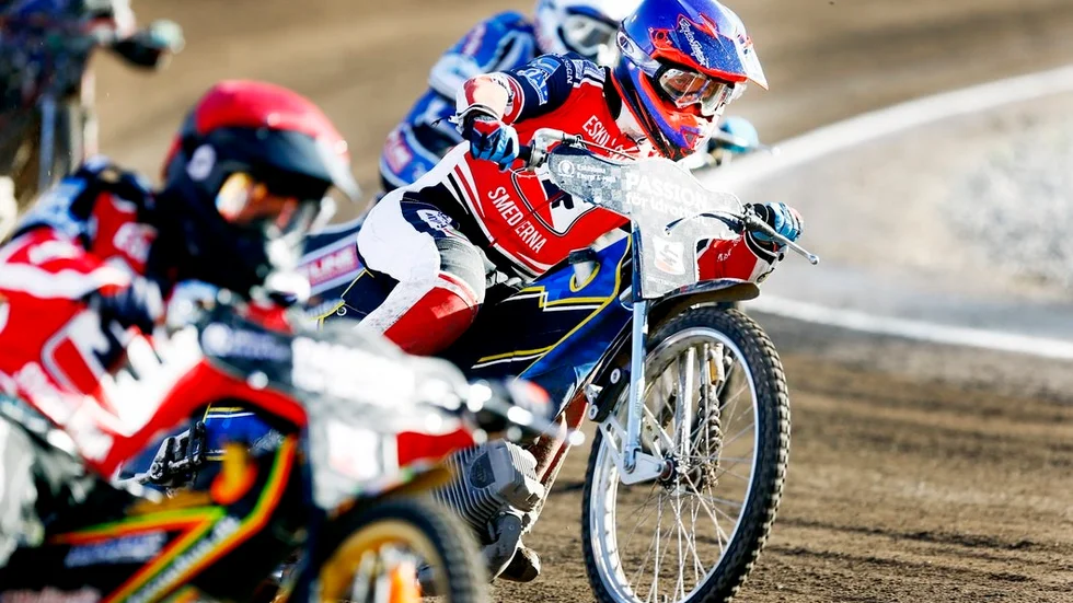 Michael Jepsen Jensen (röd) och Grzegorz Walasek (blå) får fortsatt förtroende av Smedernas lagledare när det nu vankas kvartsfinal. Foto: Niklas Holm