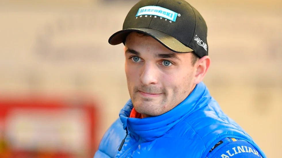 Elit Vetlanda Bartosz Zmarzlik hade en katastrofal finalkväll i den andra matchen i SM-finalen i speedway.