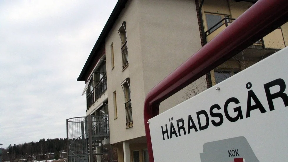 Distriktssköterskemottagningen ligger på Gärdesvägen 37 A, i samma hus som äldreboendet Häradsgården. Två dagar i veckan ska två distriktssjuksköterskor samt en sjuksköterska bemanna mottagningen.