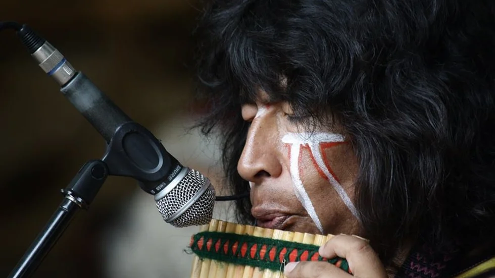 Gatumusikanten Milho, som kommer från Bolivia, kommer spela syd- och nordamerikansk folkmusik på panflöjt.
