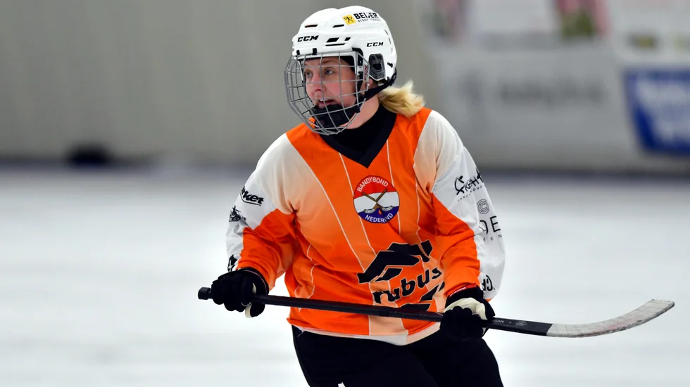Hanne Gezelius i den nederländska landslagströjan. Uppsala Bois-spelaren fick ett samtal förra sommaren om hon kunde tänka sig att spela sin mammas födelseland.