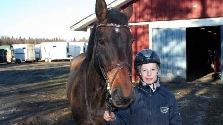 Duon. Unge Oskar Hagström tävlade mot seniorer på hästen Coral. Foto: Petter Norén