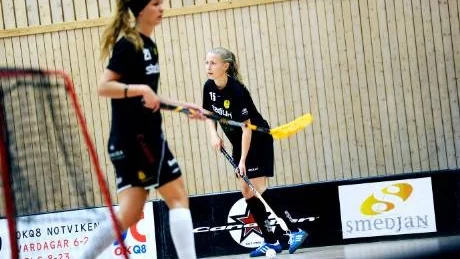 TALANGEN. Emilia Olausson (15) tror att hennes förutsättningar att ta sig tillbaka till ungdomslandslaget blir större genom spel i division I.