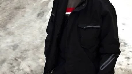 INTE PÅ IS. Nyårsfirandet i Juoksengi genomförs på landbacken för andra året. "Synd, men det går bra det också", säger Tomas Westerberg.