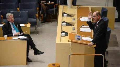 OPPORTUNISTISK. Urban Ahlin (S) erbjuder ingen trovärdig opposition i utrikes- och säkerhetsfrågorna.