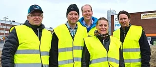 Politiker och företagare på relationspromenad