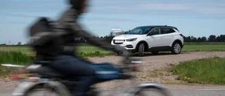 15-åring i Enköping fast på trimmad moped – sen stoppad på mc utan körkort