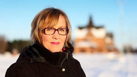 GLAD. Kommunalrådet Gunnel Simu (S) gläds över Avalanche Capitals miljardsatsning i Haparanda.  Foto: Haparanda kommun