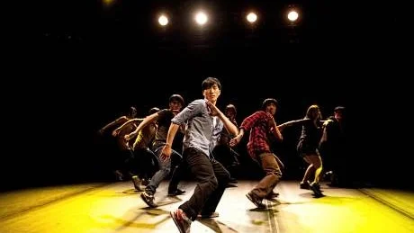 DANSLAND. Korea presenteras som ett starkt dansland. Här dansar EDx2 "What we've lost".