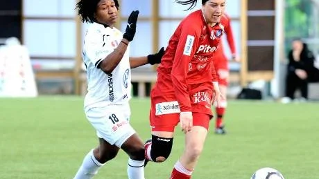 SPRÄTTE. Emma Johansson såg till att Rita Chiwelu och Umeå IK inte fick en så bekväm resa.