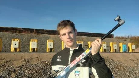 MOT NYA MÅL. Emil Jonsson gör sitt första år som senior nästa säsong och det är dags för Gällivaregrabben att ta nästa steg i utvecklingen. "Jag ska satsa hårt för att ta mig in i seniorlandslaget", säger Jonsson.