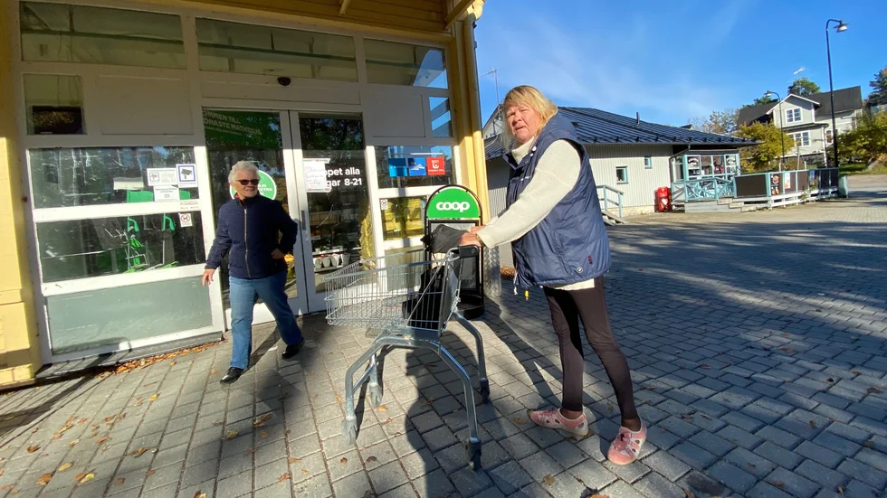 Elisabeth Thonander var en av dem som upptäckte att Coop var stängt. Men på andra ställen kunde invånare betala med Swish. 