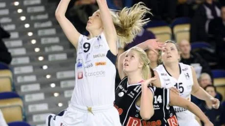 FRAMÅT. Emma Nilsson gjorde en bra match och producerade, precis som många andra, mycket framåt.