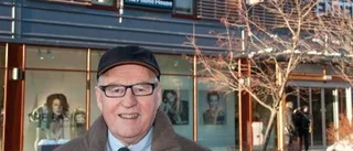 Olle vill blicka bakåt med memoarbok