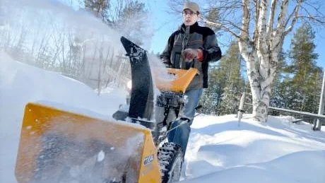 ORKAR MER. Jani Hiltunen orkar betydligt mer kroppsarbete än innan operationen i Polen. "Jag har bättre balans och blir inte lika trött, säger han.