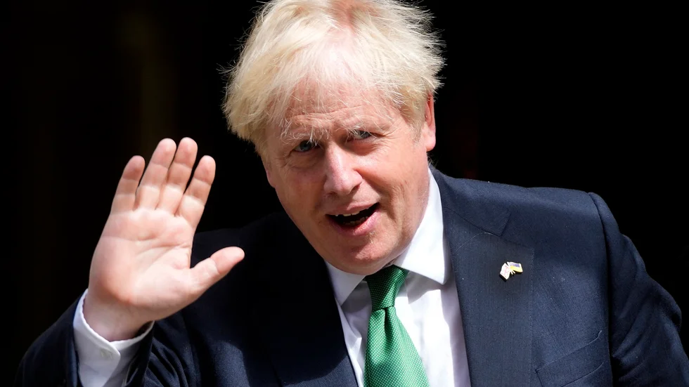 Storbritanniens tidigare premiärminister vill tillbaka, enligt brittiska medier.