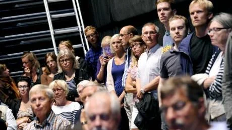 FULLT. Det var mer än fullsatt i Kulturens hus lilla sal vid informationsmötet om etableringen av dataserverhallarna på Porsön på måndagskvällen.