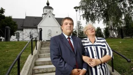 Efter 104 år har landsförsamlingen och stadsförsamlingen i Piteå beslutat att gå samman. I går togs det historiska beslutet. På bilden syns Peter Eriksson och Ruth Gustavsson, ordförande i lands- respektive stadsförsamlingen.