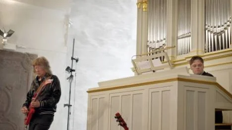 Janne Schaffer och Markus Wargh gav sin femte konsert tillsammans. Den här gången inte på en orgelläktare utan väl synliga för publiken i en fullsatt Öjeby kyrka.
