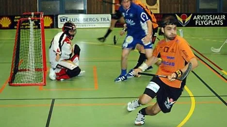 En uddamålsvinst och en brakförlust blev K4 IFs facit av helgens båda bortamatcher. Vid lördagens segermatch mot Sollefteå gjorde rutinerade Mats Öhman fyra av K4-målen. (arkivbild)