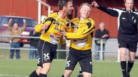 Stefan Marklund (till vänster) blev poängräddare senast han spelade. Nu, efter två matchers vila, är Marklund tillbaka när Infjärden tar emot Friska Viljor. (Arkivbild)
