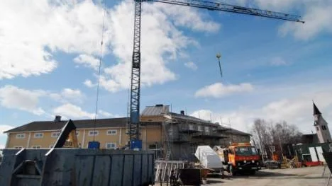 Den enda synliga byggkranen i Arjeplog står utanför Silvermuseets som byggts ut för 10 miljoner kronor.