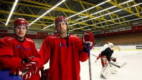 Daniel Olofsson är en av nyckelspelarna i Piteå Hockeys division 1-lag. Men han kan vara på väg till Luleå Hockey. Daniel tränade med Luleå i går och ska träna med elitlaget även på måndag.