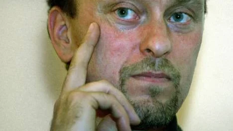 På fredag ska finansmannen Bo Johansson infinna sig vid Örebro tingsrätt. Då hålls edgångssammanträde där Obol krävs på 57,4 miljoner kronor. Men konkursförvaltaren, advokat Einar Wanhainen, hyser inga förhoppningar om han kommer.